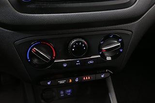 Halvkombi Hyundai i20 19 av 23