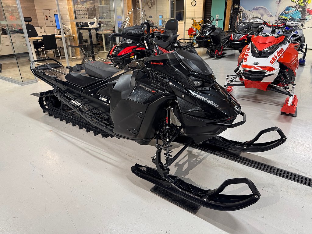 Ski-Doo Summit X Expert 154 850 E-tec Shot, 64mm matta 