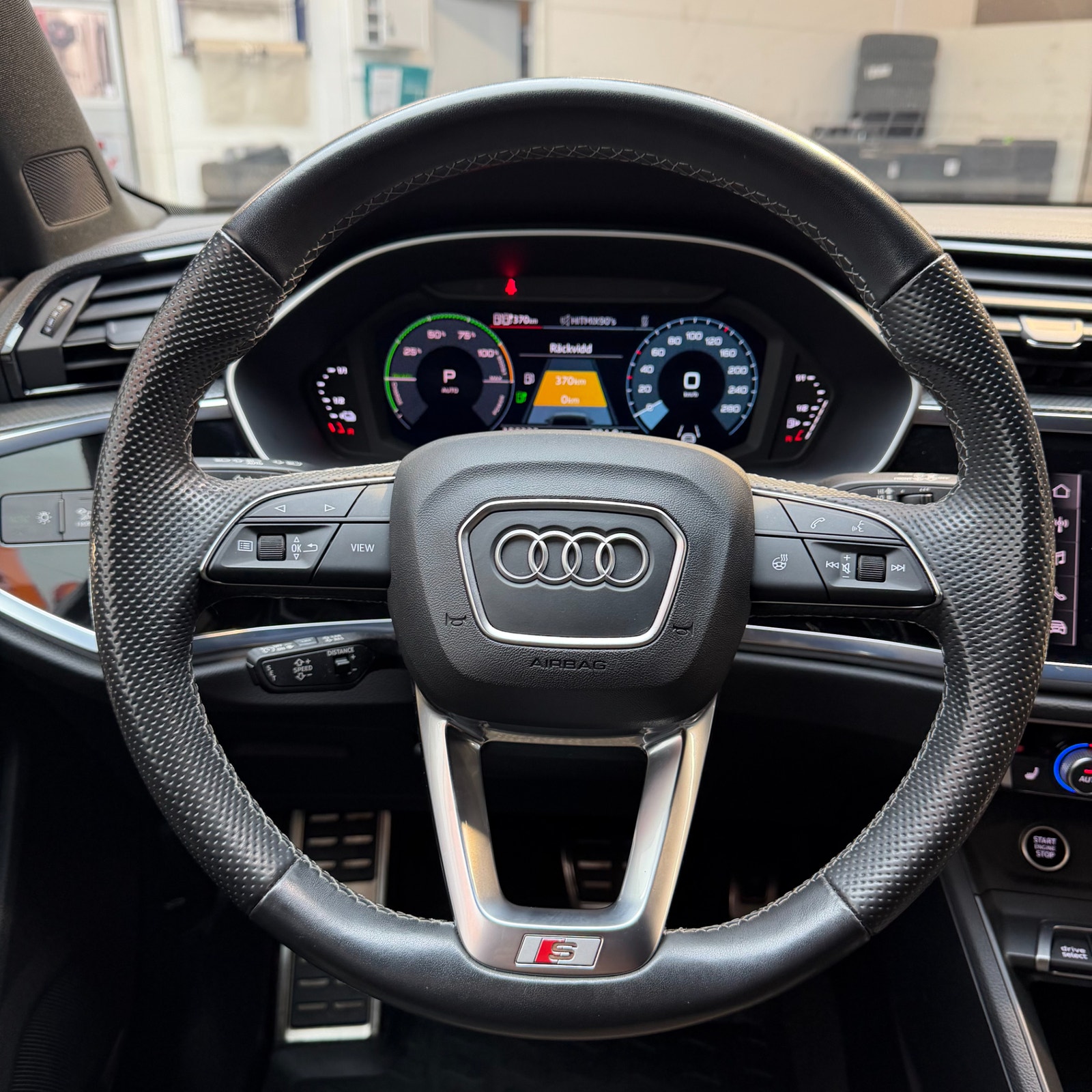 Audi Q3 45 TFSI e S Tronic S line Matrix Cockpit Carplay "20" 2023 - miniatyr 10