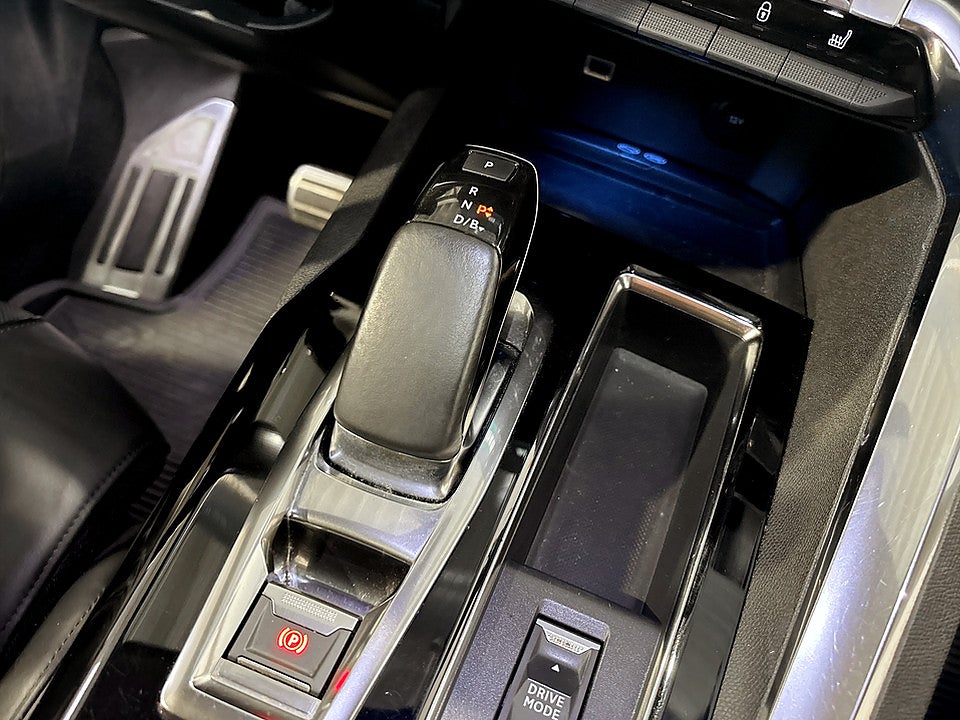 Bild på Peugeot 3008 GT HYBRID4 PHEV 300hk Aut B-KAMERA DRAG 