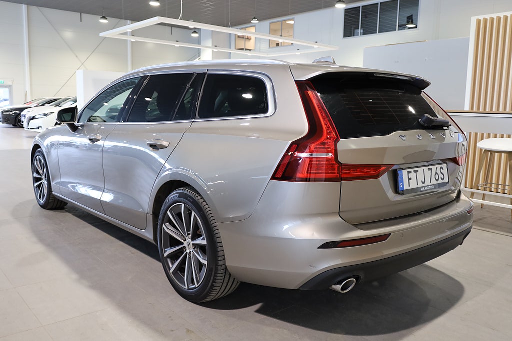 Volvo V60 D4 AWD Geartronic Momentum H/K Navi Kamera Leasbar 2021