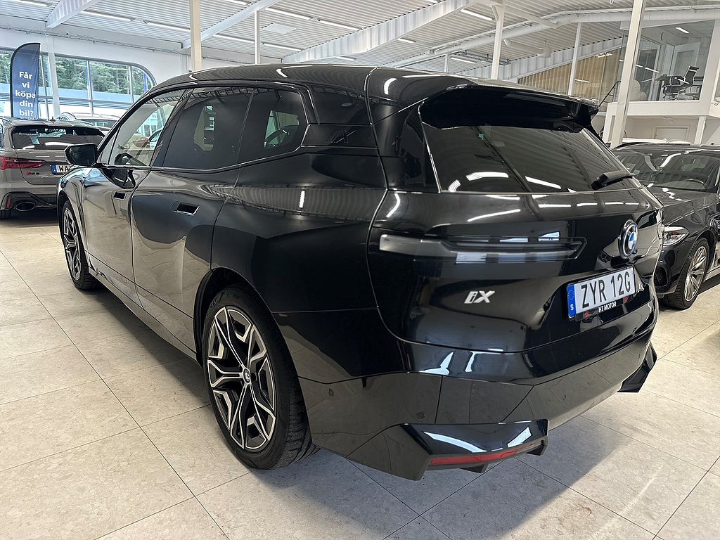BMW iX xDrive50 /B-Kamera/360/NAV/DRAG/H/K/PANO/4.99%