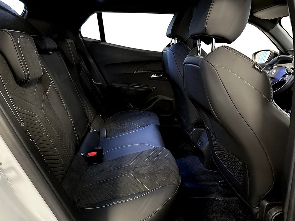 Bild på Peugeot 2008 GT 1.2 PT 130hk Aut B-KAMERA CARPLAY