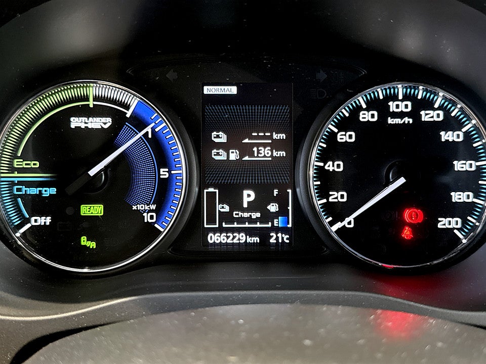 Bild på Mitsubishi Outlander Business PHEV 224hk Aut BACKKAMERA