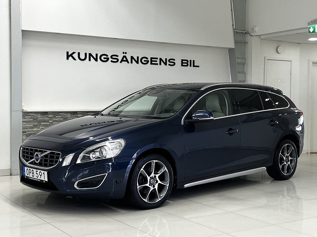 Volvo V60 T4F Powershift 180HK SUMMUM SKINN DRAG Motorvärmare