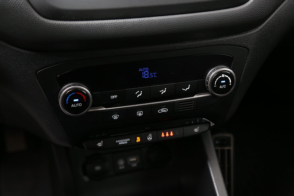 Hyundai i20 1,2 Premium CarPlay Kamera P-sensor Motorvärmare 2019