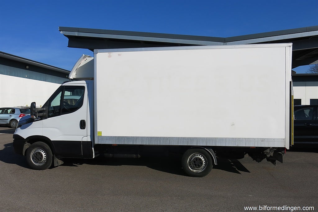 Iveco Daily 126hk Svensksåld Bakgavellyft 3 Sits