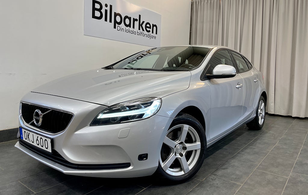 Volvo V40 D3 Business Advanced Euro6 150Hk / Värmare / Fullservad