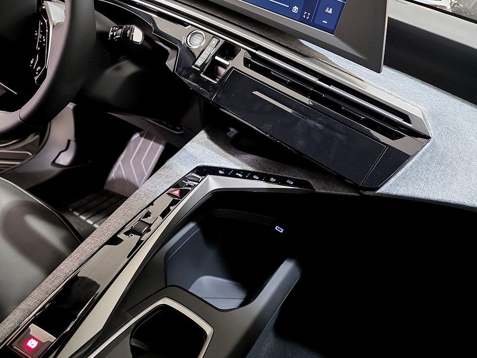 Bild på Peugeot 3008 Allure Hybrid 136hk - KAMPANJ! PRIVATLEASA FRÅN 24 MÅN