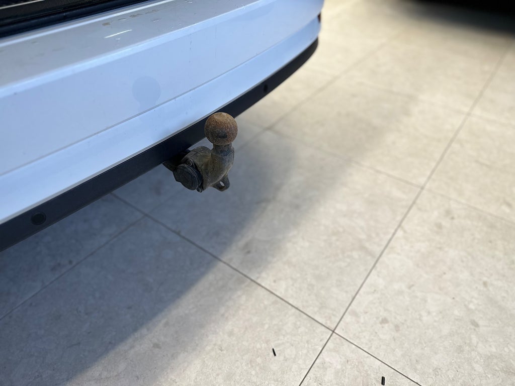 Skoda Superb Kombi 2.0 TDI 4x4 L&K/4.99%/B-Kamera/Värm/Drag/Canton