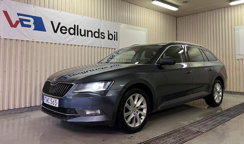 Skoda Superb 2.0 TDI 4x4 Style En ägare Kamera Värmare Drag