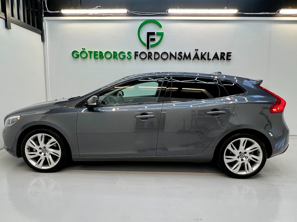 Volvo V40 D3 Geartronic Momentum Panorama Lågmil - 1253kr/månad