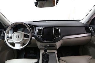 SUV Volvo XC90 18 av 30