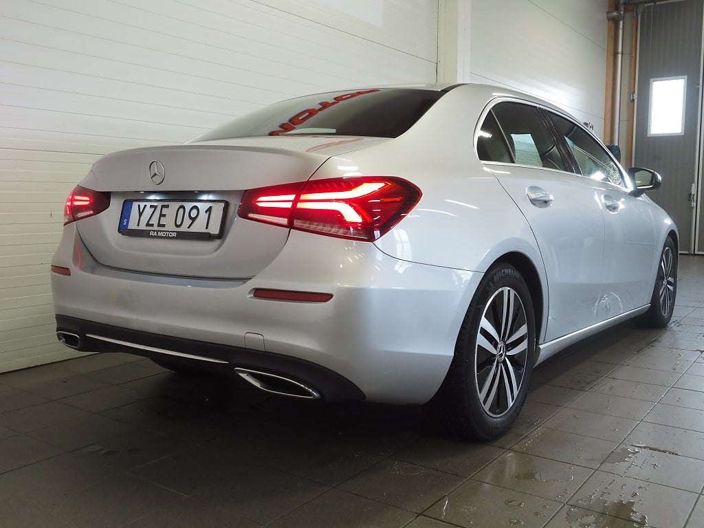 Mercedes-Benz A 180 136hk Sedan Progressive Line Backkamera Skinn 2020