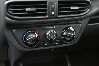 Halvkombi Hyundai i10 19 av 23