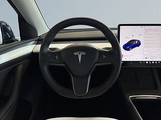 Tesla Model Y Long Range AWD S&V/PremiumLjud/Värmepump – bild 11