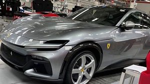 Bilder på Ferrari Purosangue har läckt ut på internet. Källa: Instagram/wilcoblok