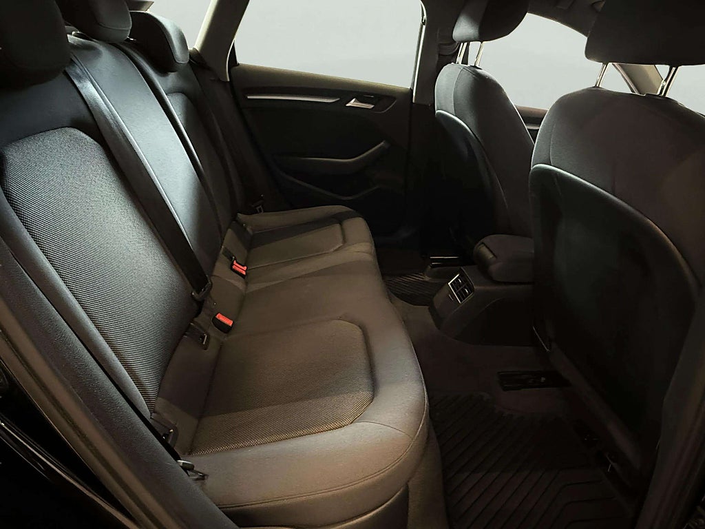 Audi A3 Sportback 35 TFSI S Tronic Proline 4800 mil 2 Ägare - miniatyr 16