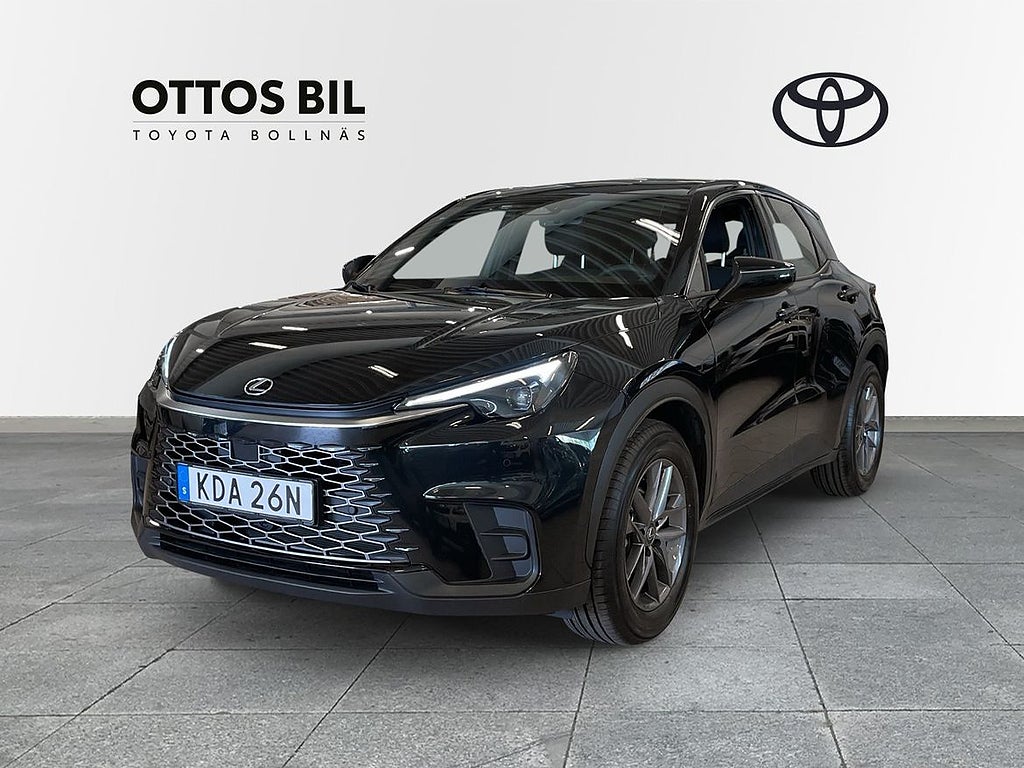 Lexus LBX 1.5 E-CVT, 136hk / V-hjul