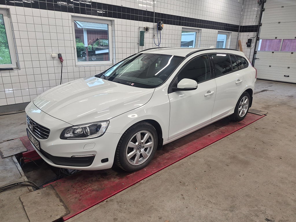 Volvo V60 T4F Kinetic Euro 5