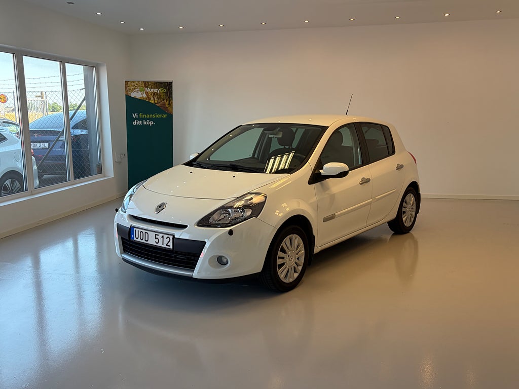 Renault Clio 5-dörrars / 1.2 / 6800 Mil / 1-Ägare / kamrem bytt