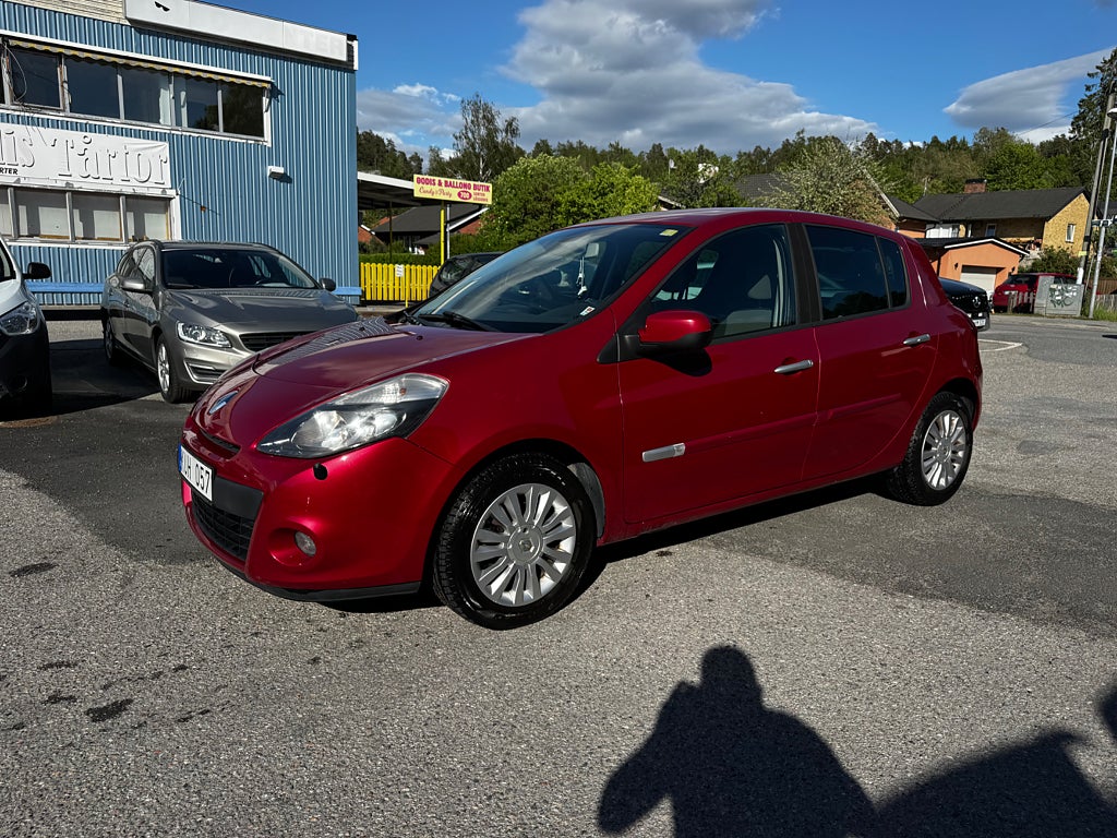 Renault Clio 5-dörrars Halvkombi 1.2 AC Lågmil 