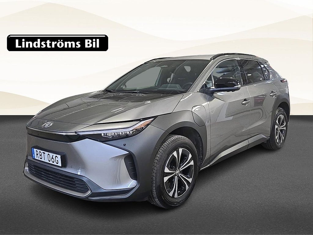 Toyota bZ4X AWD Executive 71.1 kWh Nyservad Vinterhjul