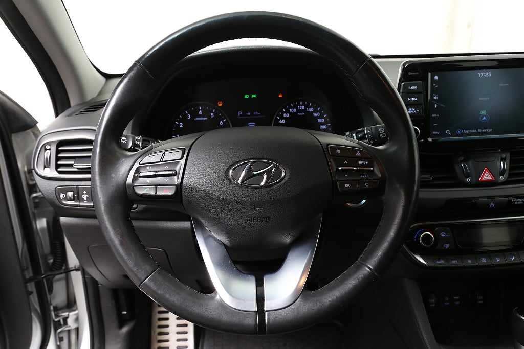 Hyundai i30 1,4 T-GDi 140hk Premium Aut Navi CarPlay Kamera