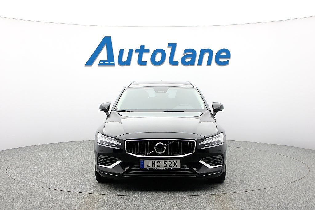 Volvo V60 Recharge T6 AWD Core Edition, Carplay, Kamera 350hk