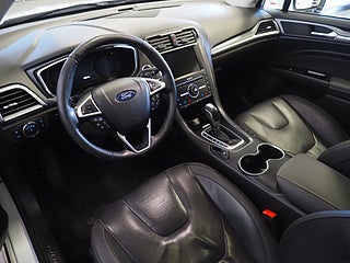 Sedan Ford Mondeo 16 av 24