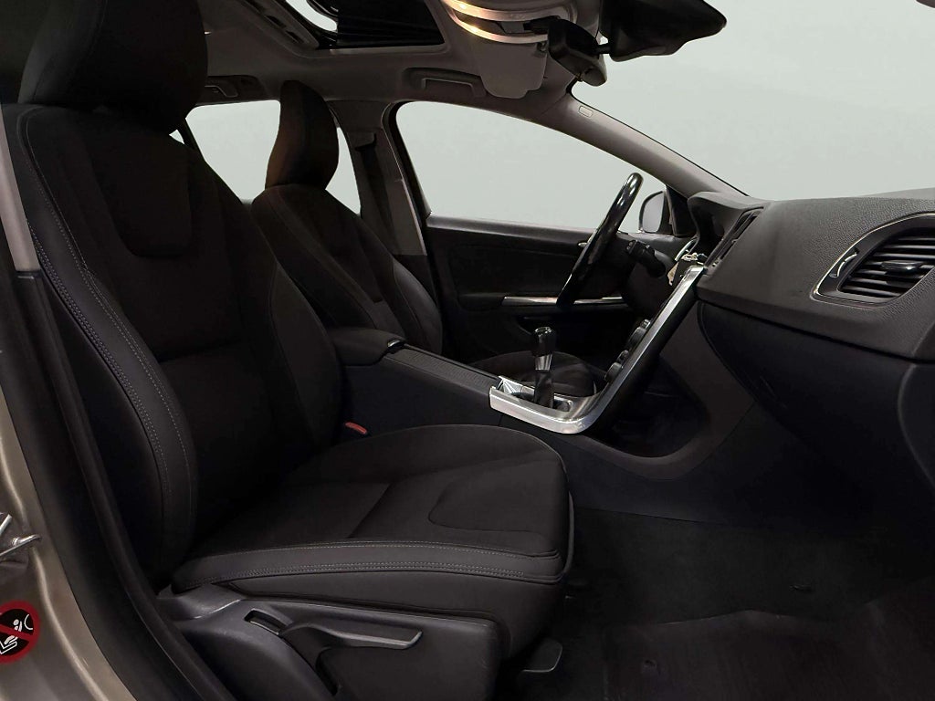 Volvo V60 D3 Momentum Gps Lucka Rattvärme  2 Ägare - miniatyr 13