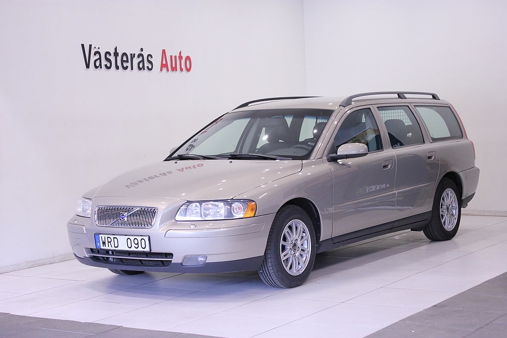Volvo V70 2.4 Kinetic 15000 mil Drag Ny Besikt 140hk Euro 4