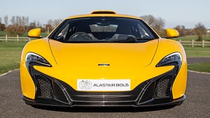 Den här McLaren 650S Le Mans har en unik färg i form av solgult. Foto: Piston Heads. 