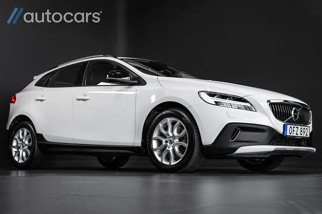 Volvo V40 Cross Country T4 AWD 190hk|Kamera|Värmare|Navi