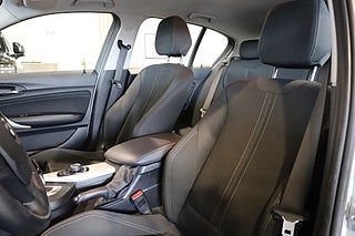 Halvkombi BMW 118I 13 av 25