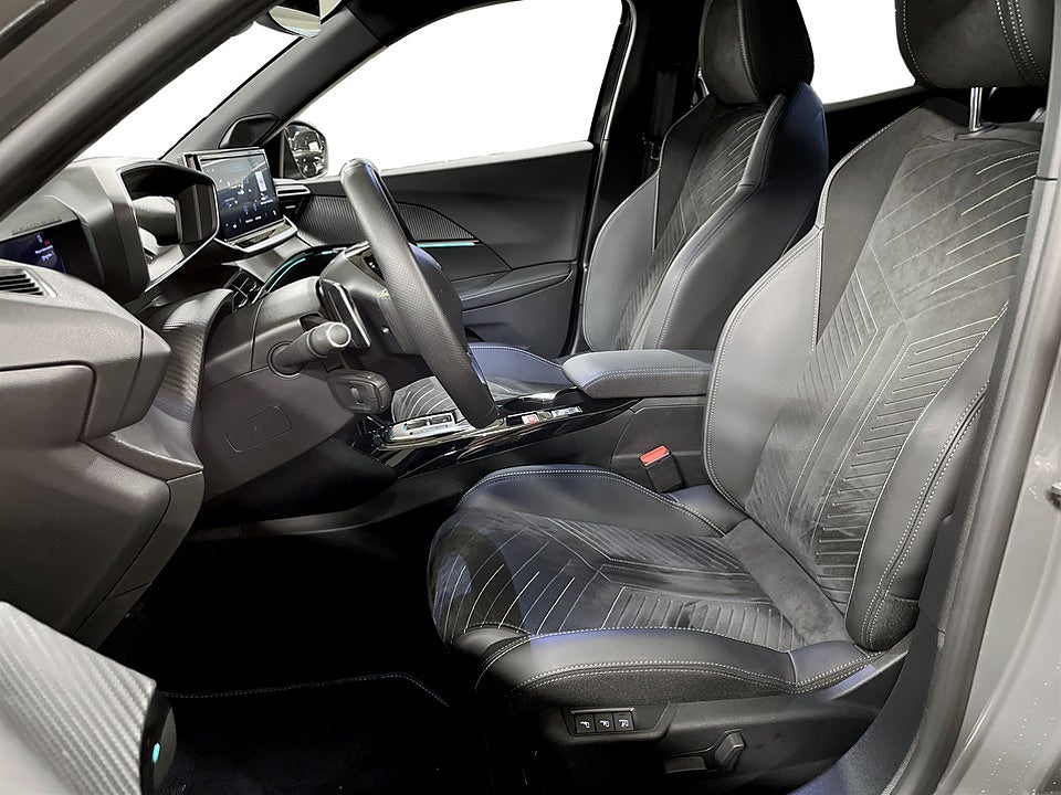 Bild på Peugeot 2008 GT 1.2 PT 130hk Aut B-KAMERA CARPLAY
