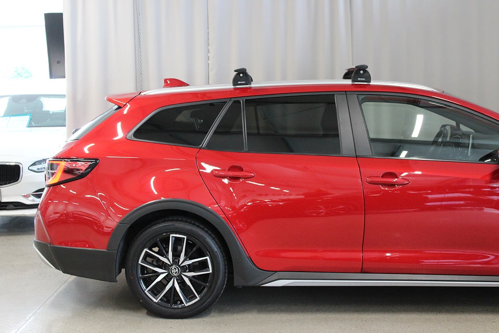 Toyota Corolla TREK Hybrid e-CVT, Drag, S&V-hjul, B-kamera, Rattvärme