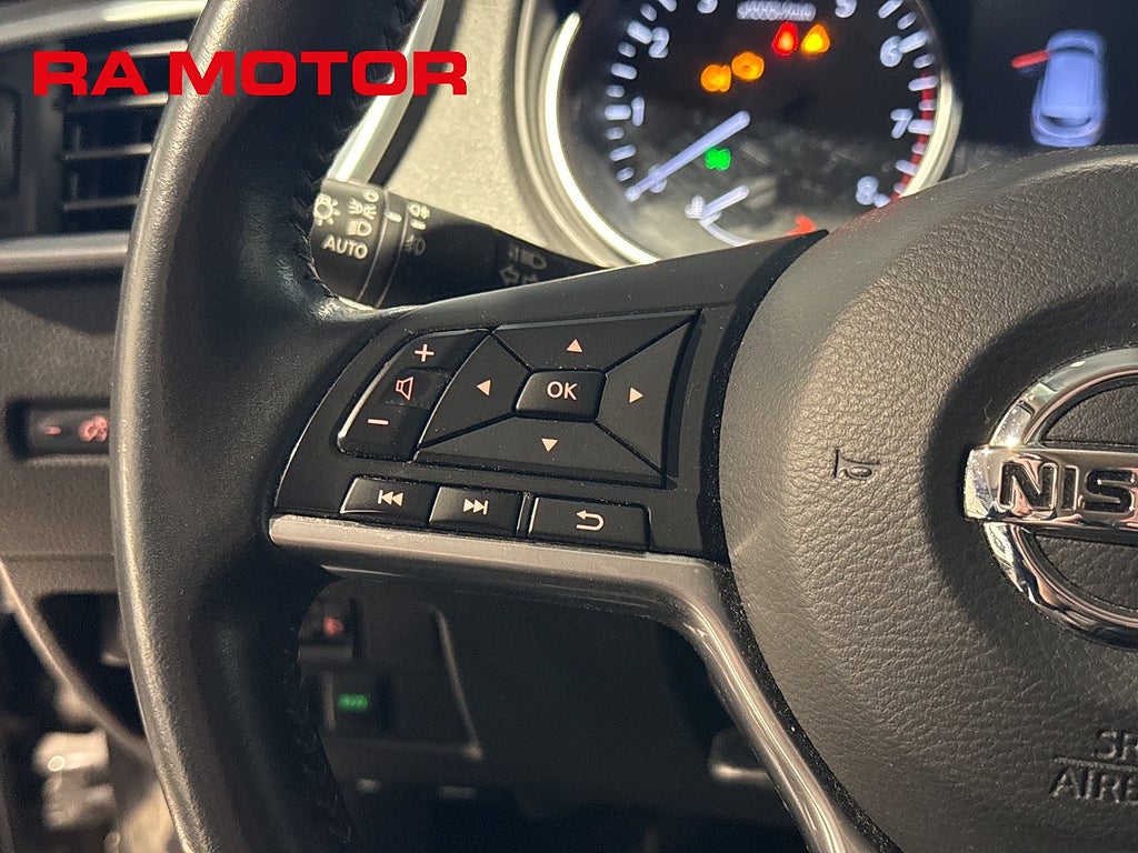 Nissan Qashqai 1.2 115hk Automat N-Connecta | 360° | Navi | Låga mil | 2018