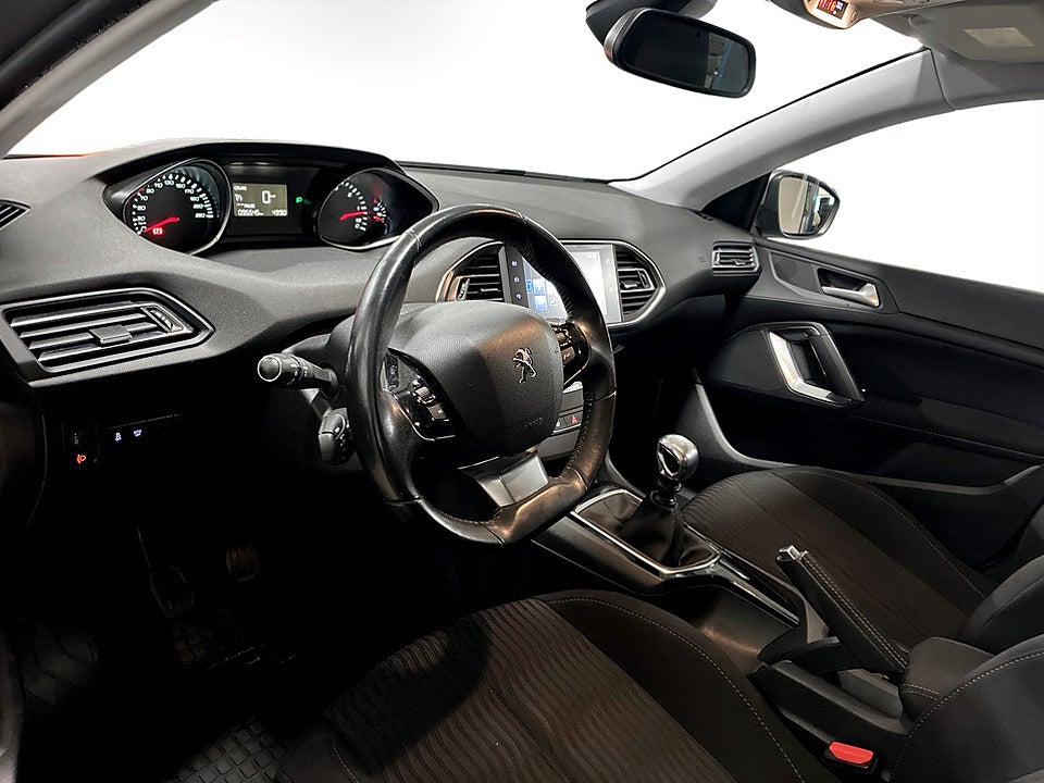 Bild på Peugeot 308 308 5D Active 1.6 e-HDi 115hk