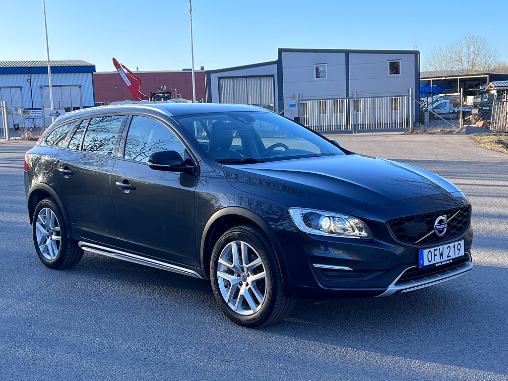 Volvo V60 Cross Country D3 Summum 150HK Euro 6 M-Värmare
