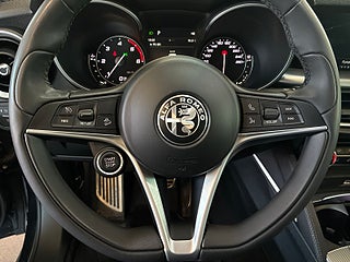 Alfa Romeo Stelvio 2.2 JTD 16V Q4 S&V-hjul/Kamera/Elstolar/Harman/kardon – bild 22