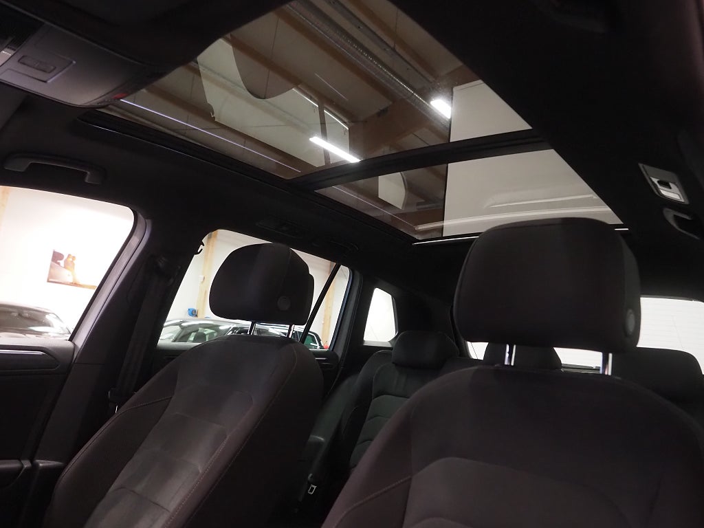 Volkswagen Tiguan TDI 190hk GT 4M R-Line |Drag|D-värm|Pano|Cockpit| 2019