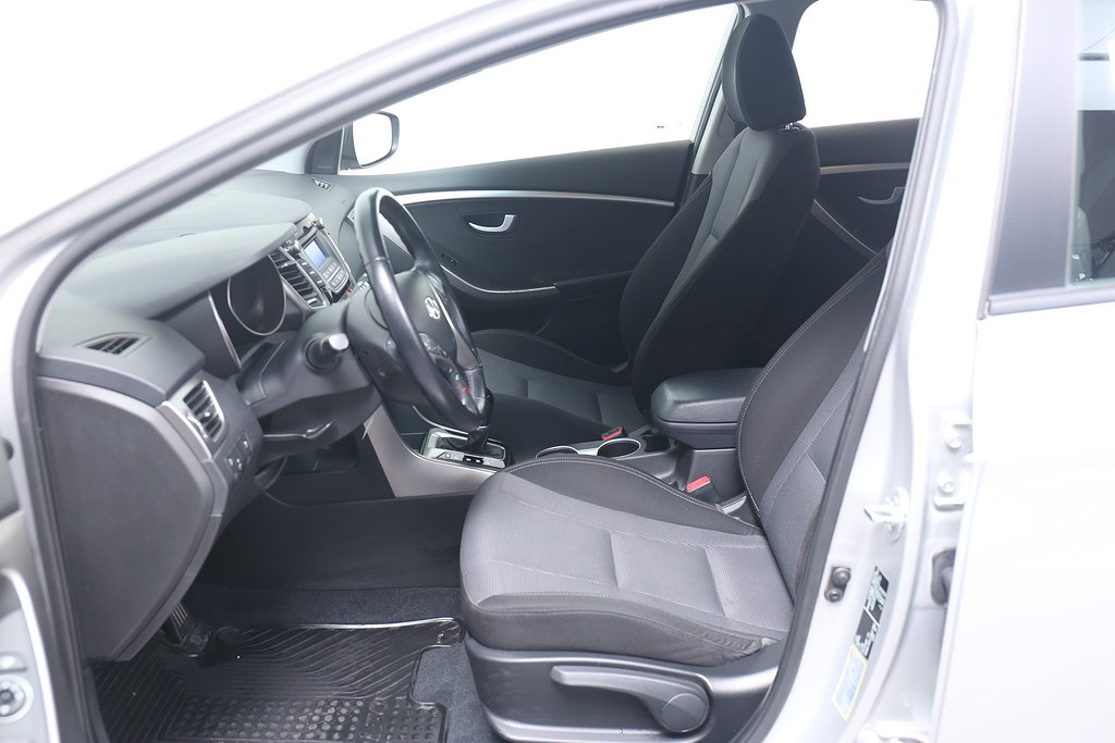 Hyundai i30 1,6 GDI 135hk Business 5D Automat Motorv 2014