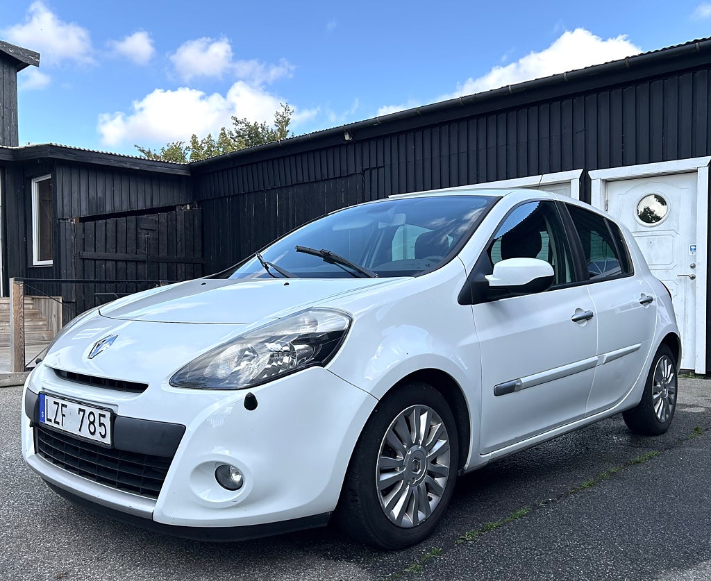 Renault Clio 5-dörrars Halvkombi 1.2 (75hk) perfekt stadsbil