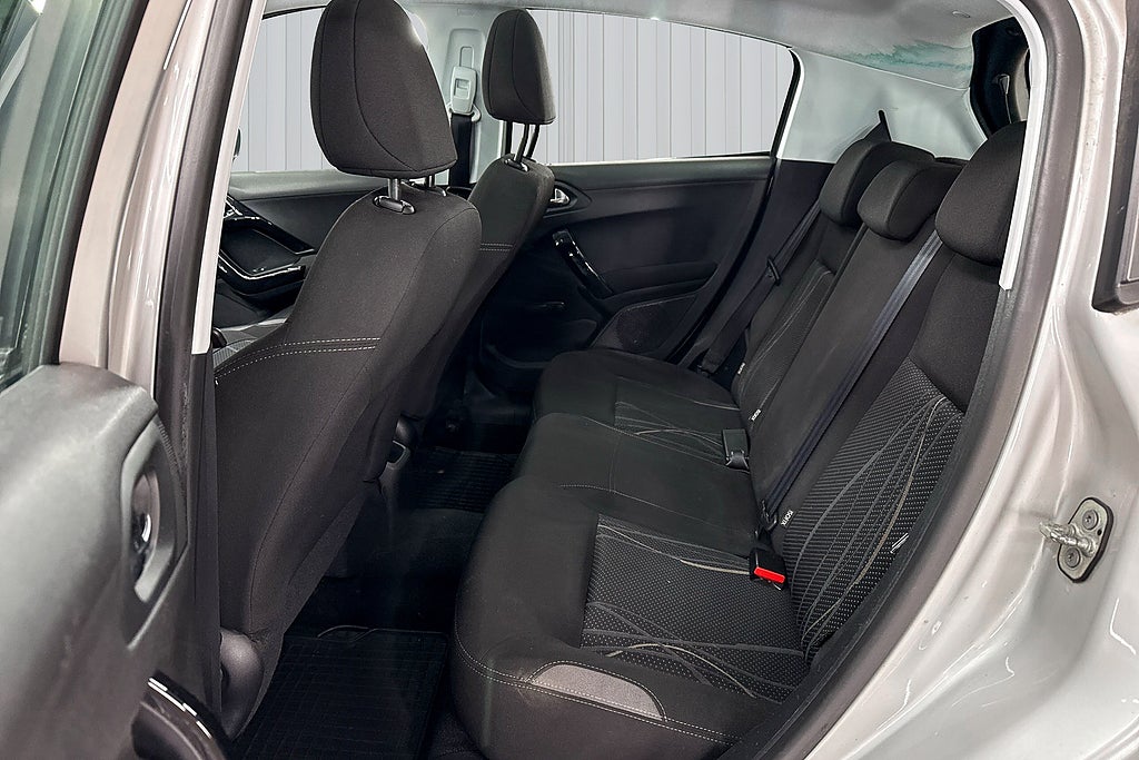 Peugeot 208 2013