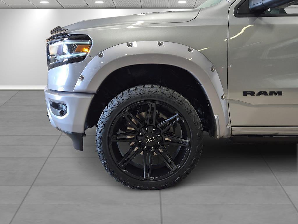 Dodge RAM 1500 Limited Night Ed. V8 HEMI Hundkåpa Extraljus x5