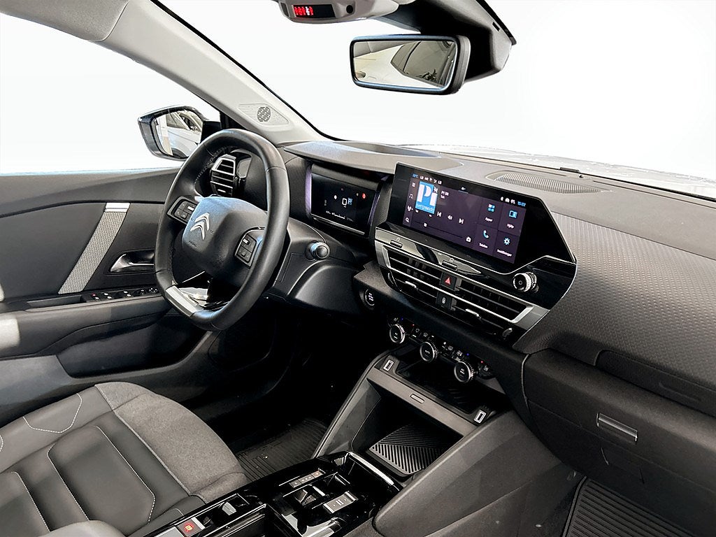 Bild på Citroën C4 X Shine 1.2 PT 130hk Aut - 360-KAMERA, CARPLAY