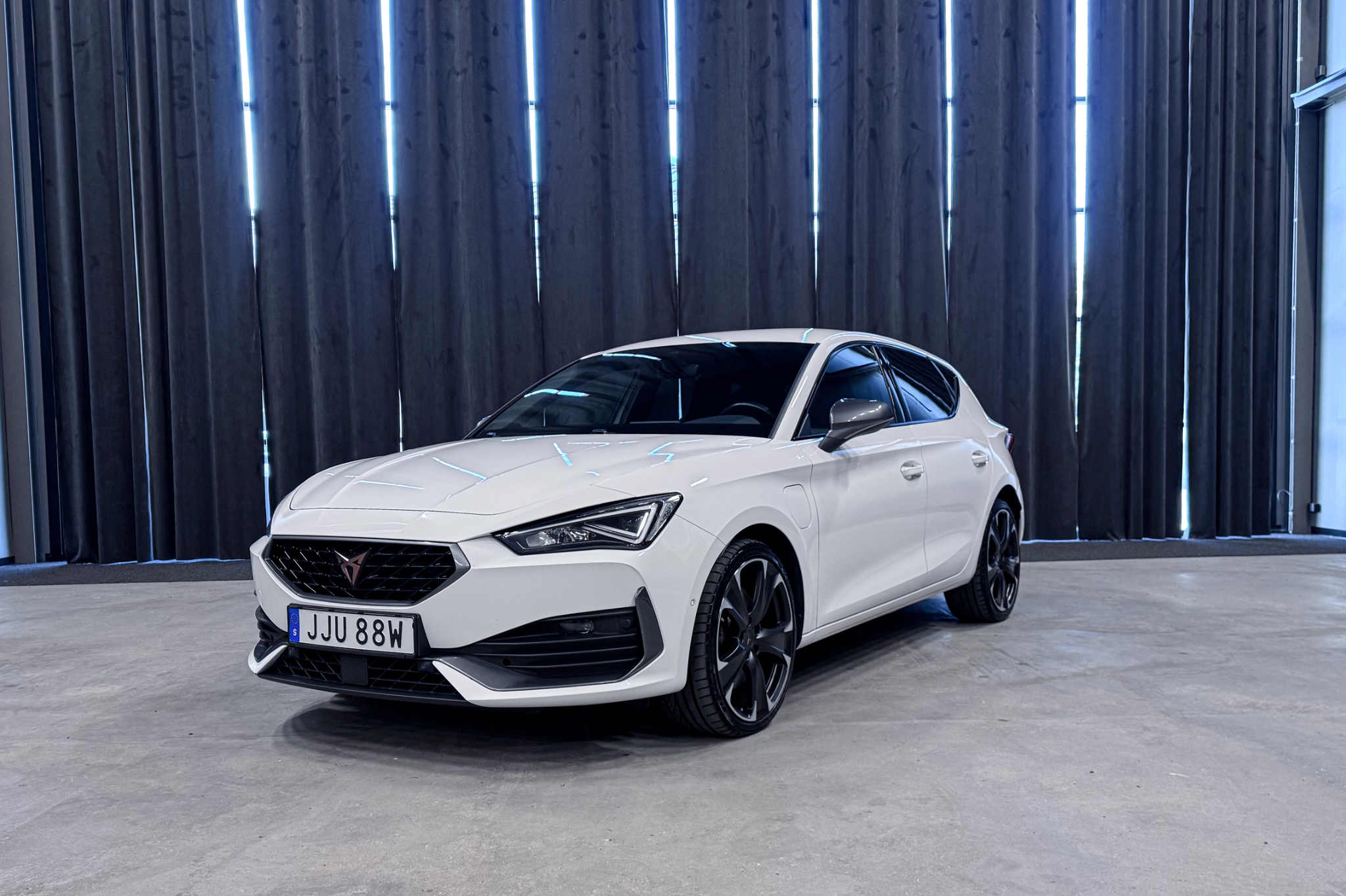Cupra Leon Plug-in Hybrid VZ 2021, kuva 2/50