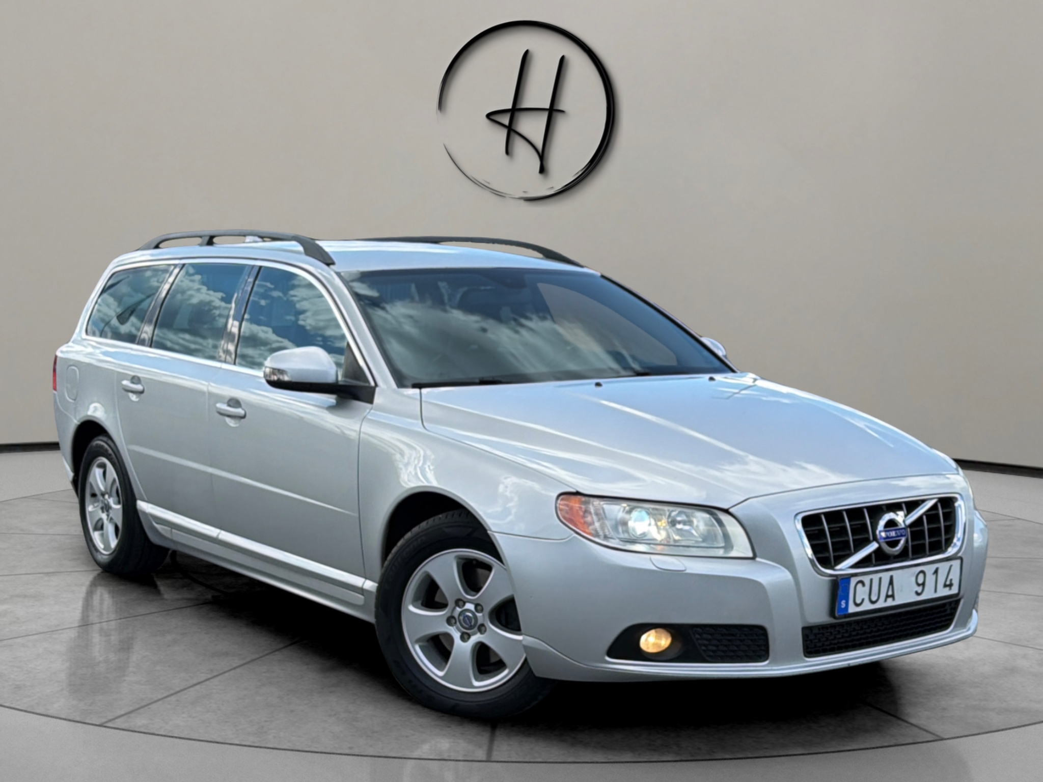 Volvo V70 2010, photo 2/52