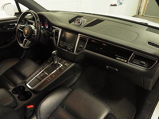 SUV Porsche Macan 7 av 25